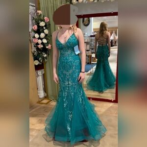 Ellie Wilde teal prom dress size 6